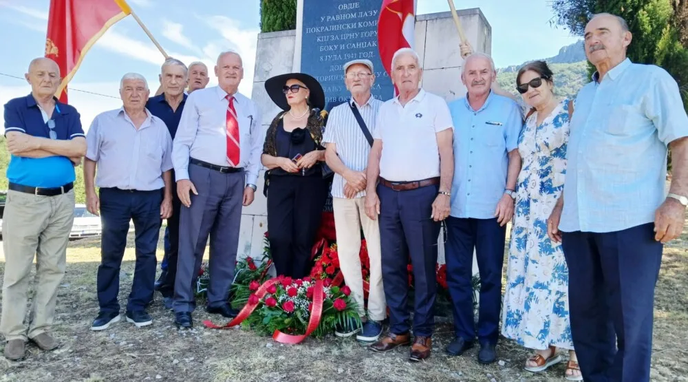 SOBNOR položio vijence na Ravnom Lazu u Piperima