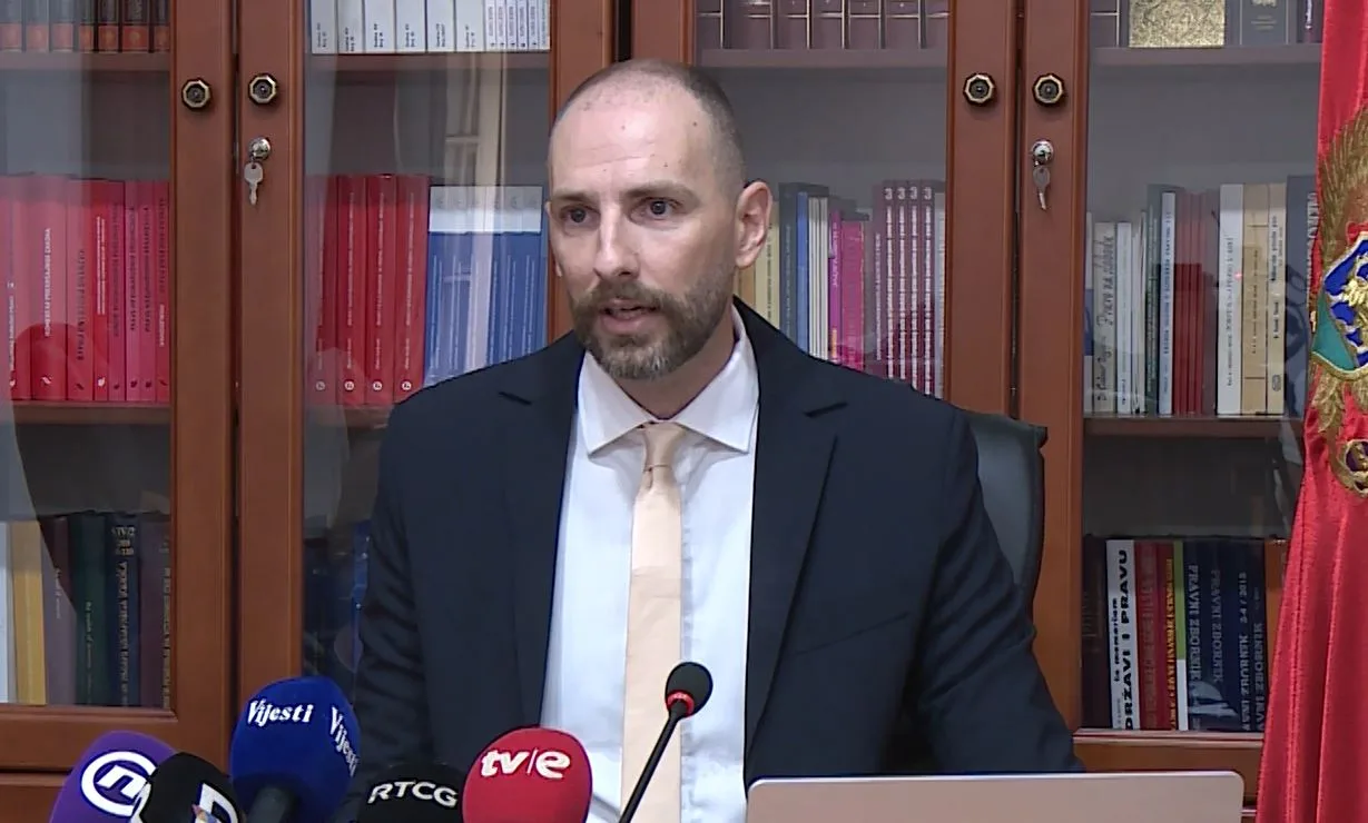 (VIDEO) Ustavni sud: Stanovi dijeljeni funkcionerima suprotno Ustavu