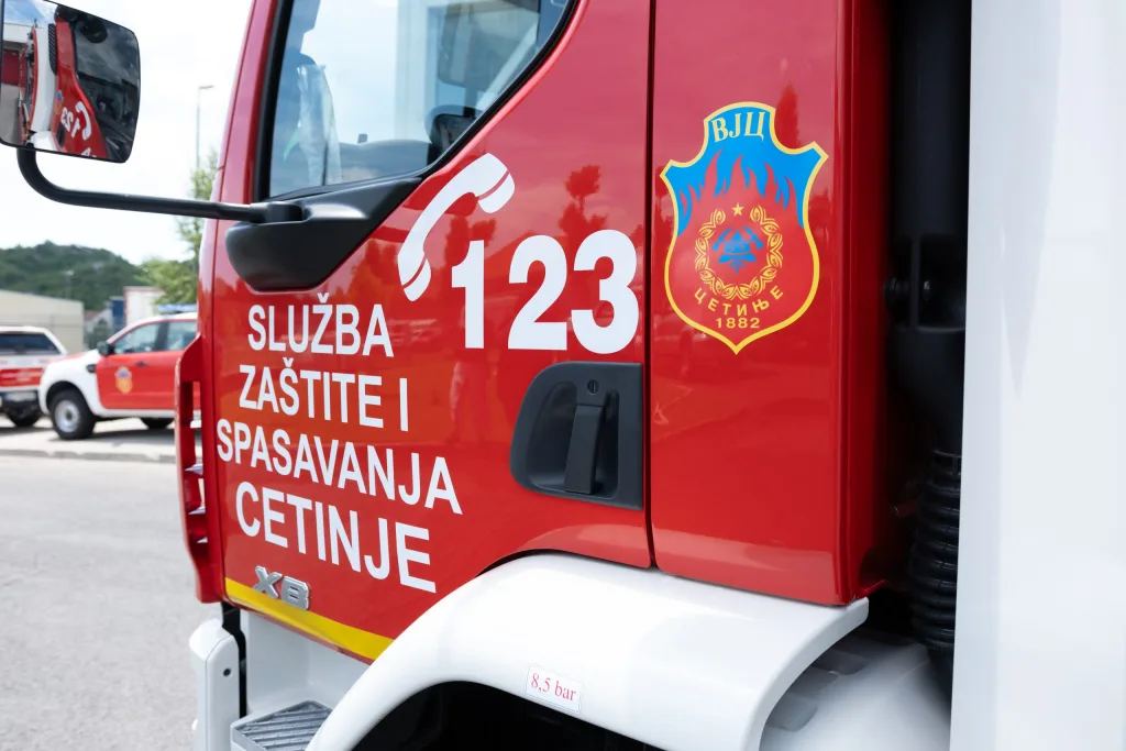 Cetinje: Službi zaštite i spašavanja donirano novo specijalizovano vozilo