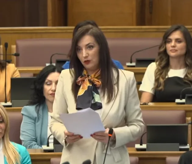 Jakšić Stojanović: Crnogorski državljani oslobođeni troškova prevoda za priznavanje diploma iz regiona; u planu da škole budu jednosmjenske i cjelodnevne