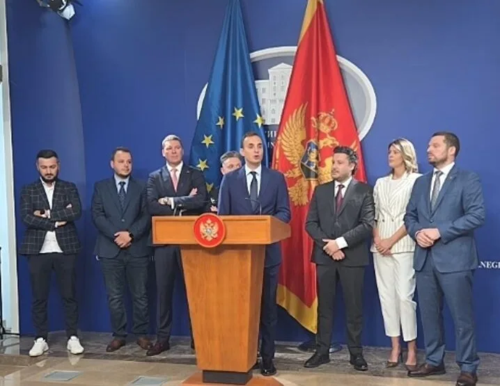 Konatar se povlači iz Skupštine, nasljeđuje ga Radovanić