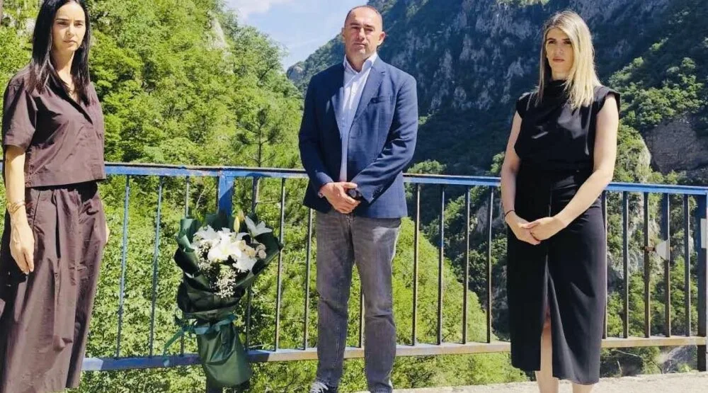 Vujošević prisustvovala komemoraciji porodici Klapuh: Identifikovan i treći član porodice