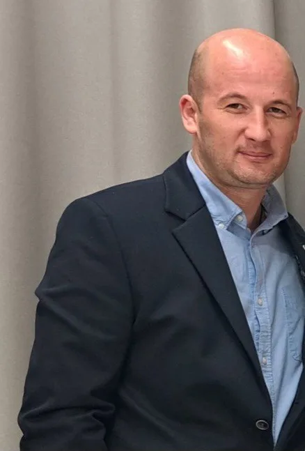 Čolaković: “Srpski odgovor“ su dali oni profesori i građani 2004. koji su izabrali ulicu umjesto ponuđenog kompromisa sa neistinom